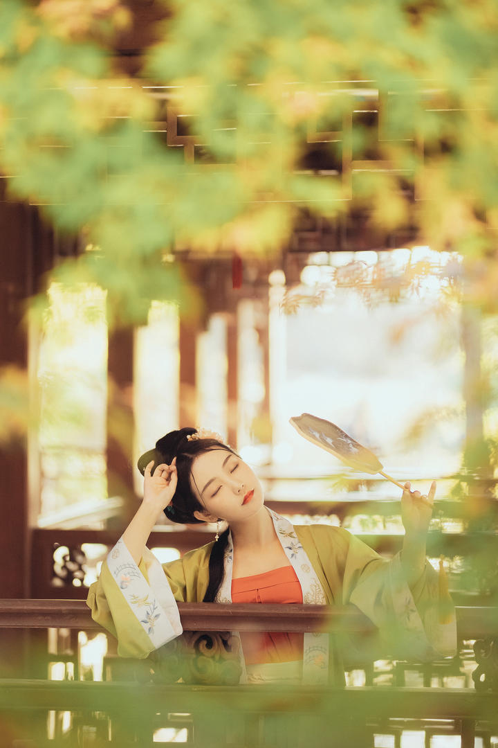 夏日轻薄古装美女艺术照欣赏