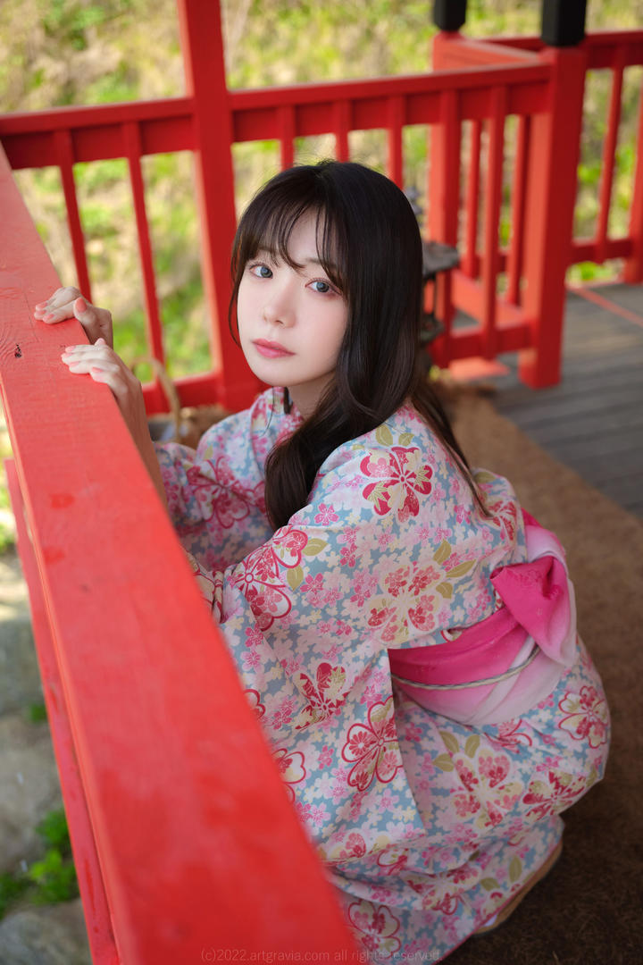 久久精品日本和服素人美女艺术照无码专区下载