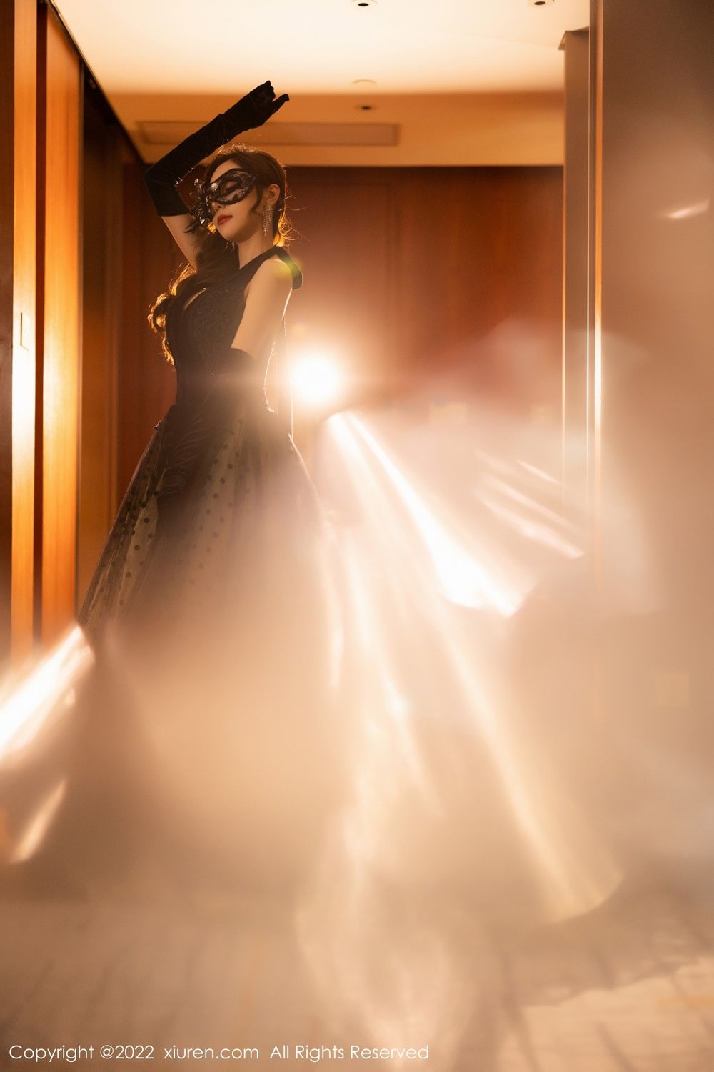 秀人网性感女神王馨瑶yanni黑色长裙搭配原色丝袜系列写真