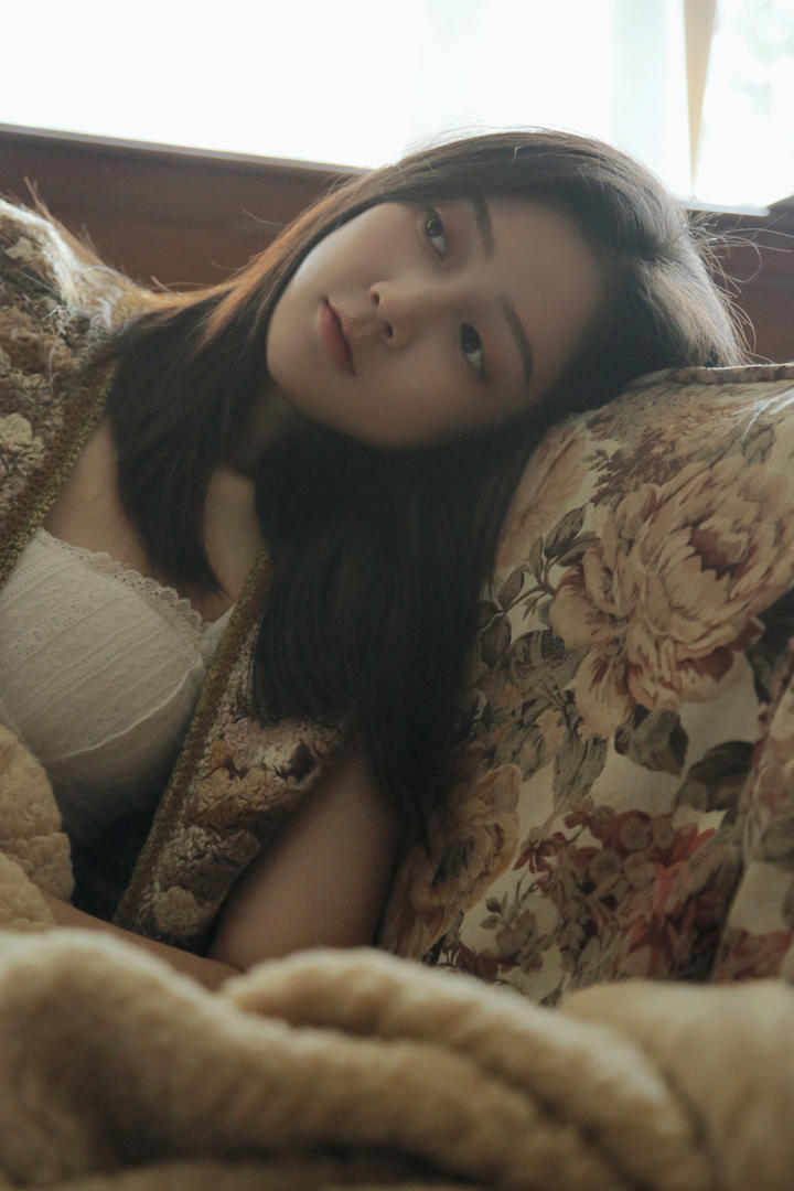 清国内纯少女个人艺术照写真图片