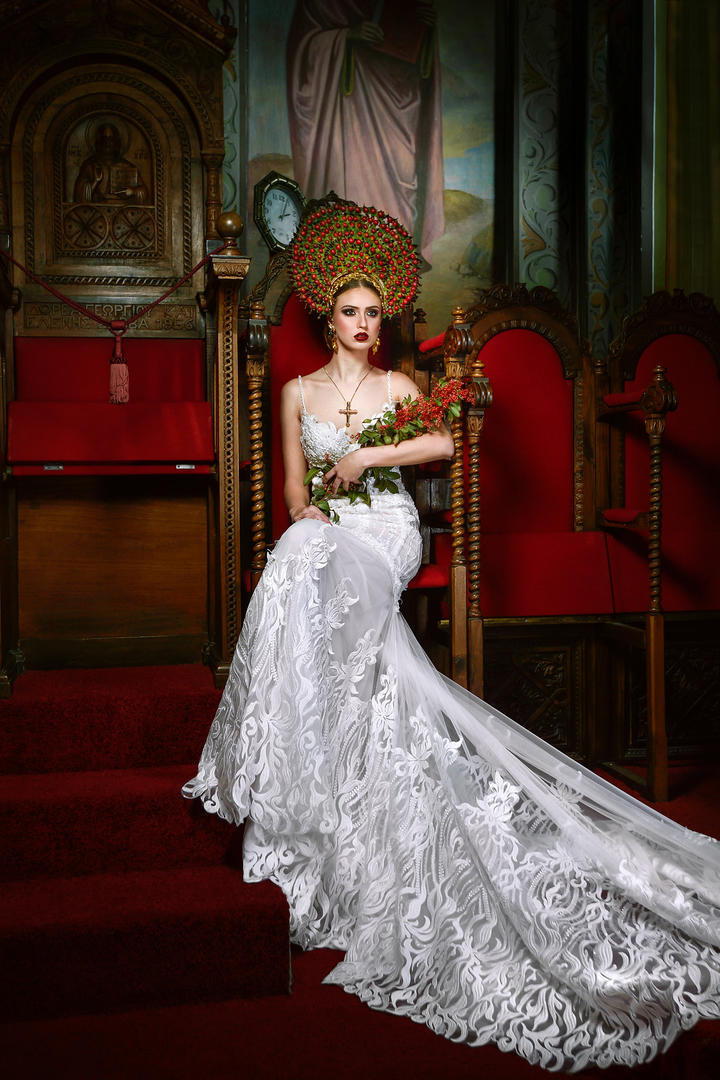 坐在椅子上的欧美模特艺术写真