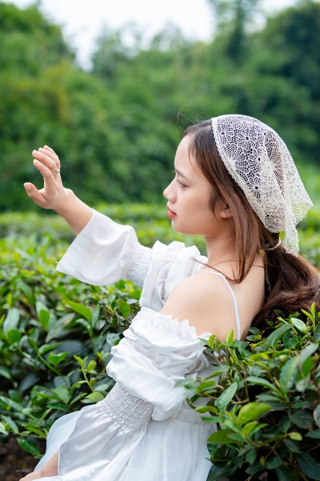 性感少女风户外美女人体写真艺术图片