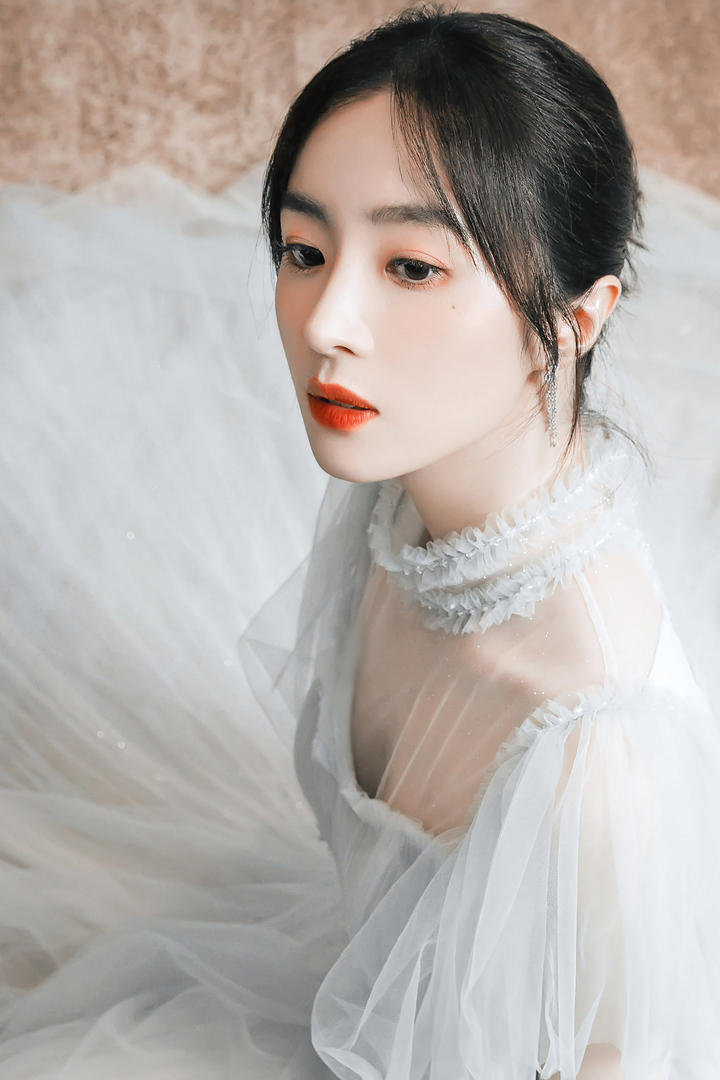 4K高清国内美女明星胡冰卿个人写真大图下载