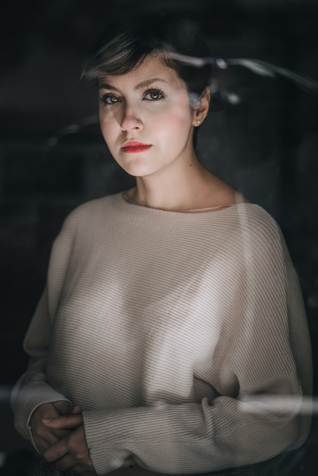 午夜白人美女写真图片