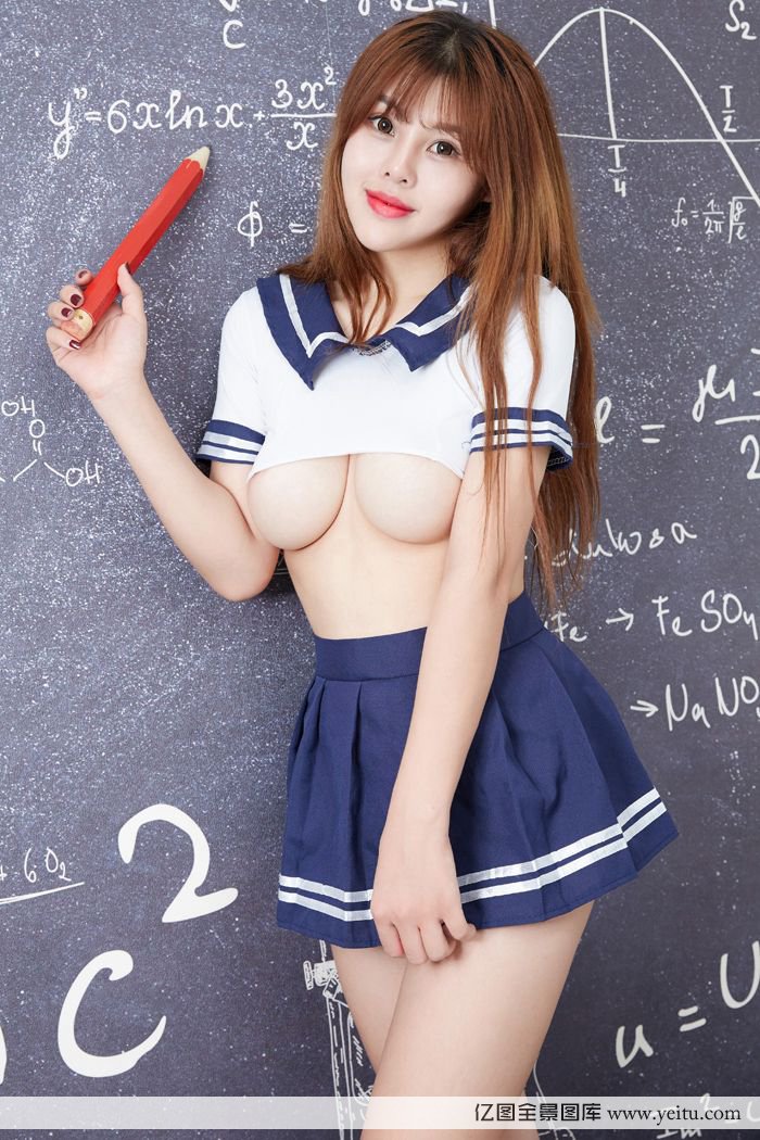 性感美女洋子校服装制服诱惑丰胸翘臀湿身诱惑