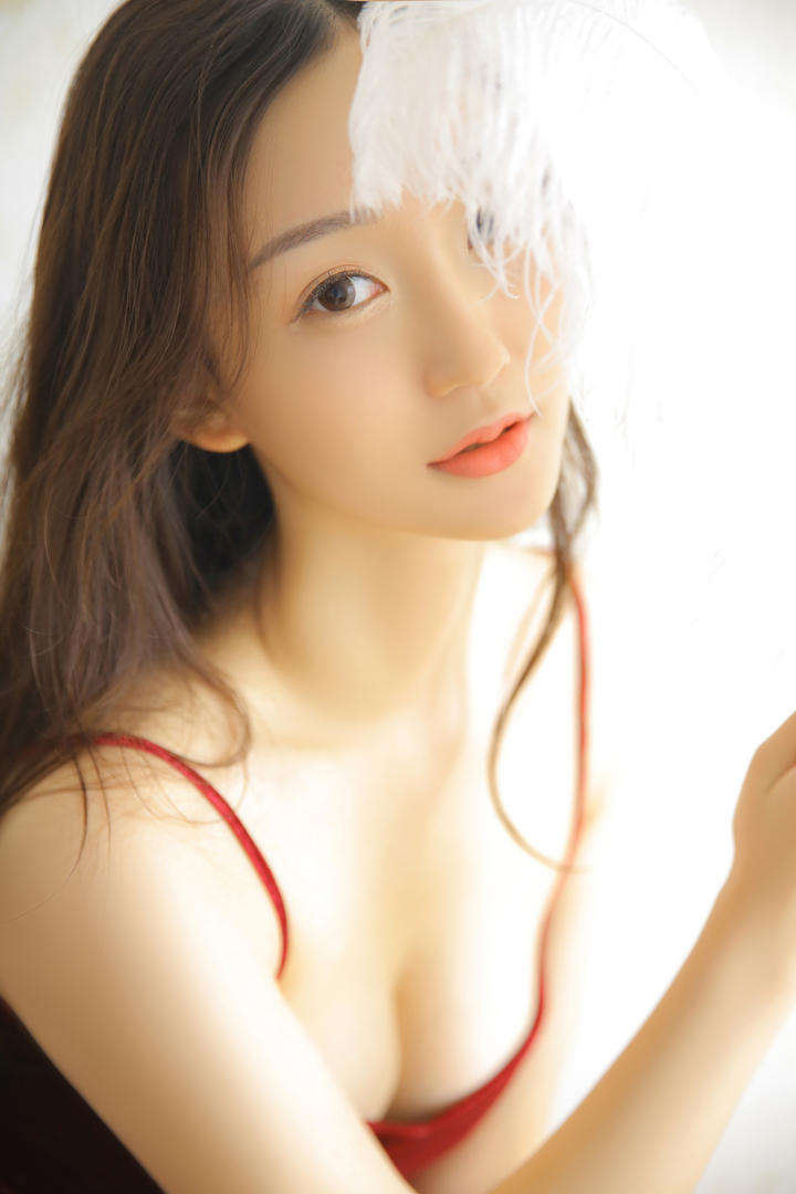 肤白貌美的极品女神久久国产精品美女壁纸图片
