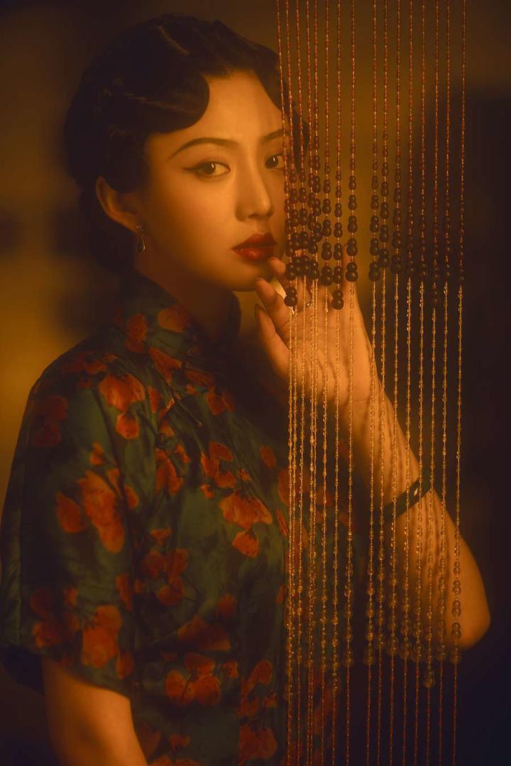 民国风格的旗袍美女图片
