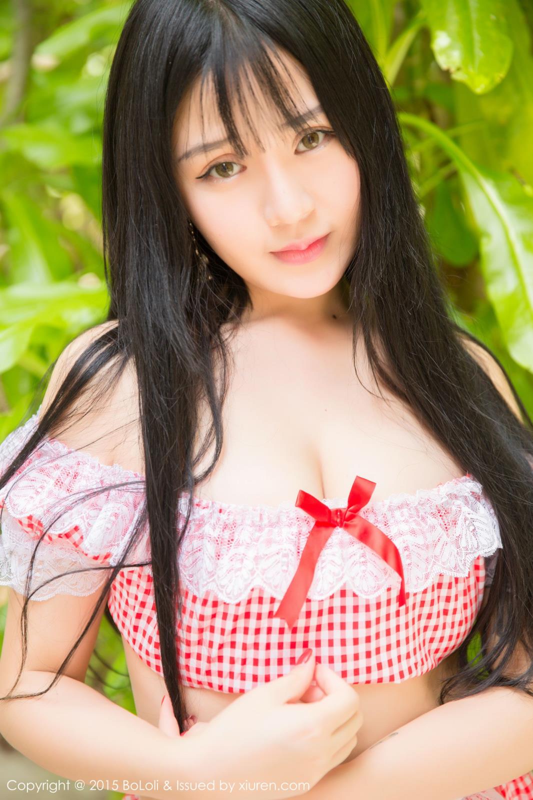 波萝社性感美女八宝icey女仆装制服诱惑马尔代夫写真