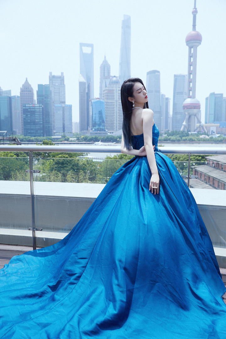 上海美女嫩模高清摄影写真图片