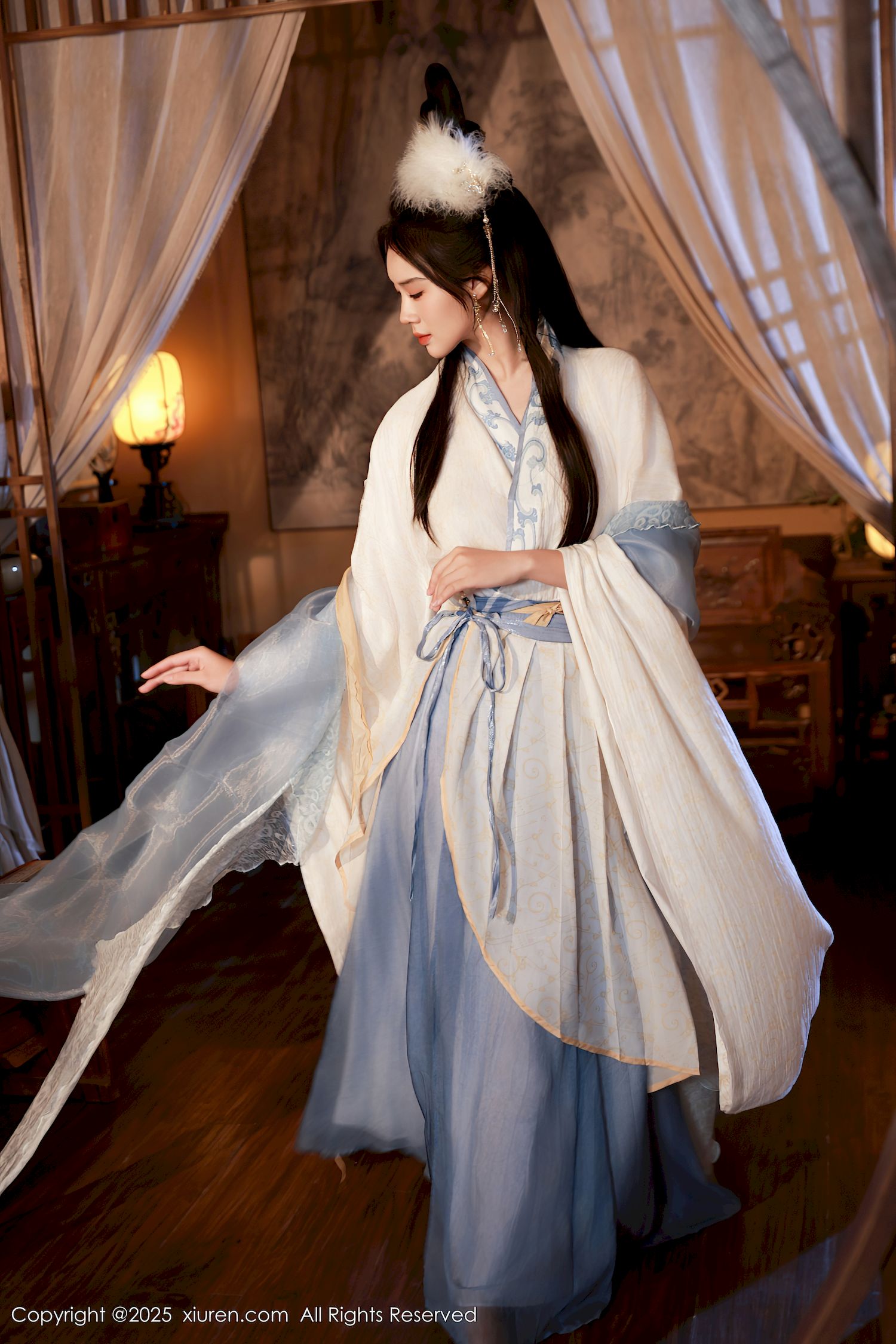 秀人网模特南乔汉服装扮中秋主题拍摄性感写真