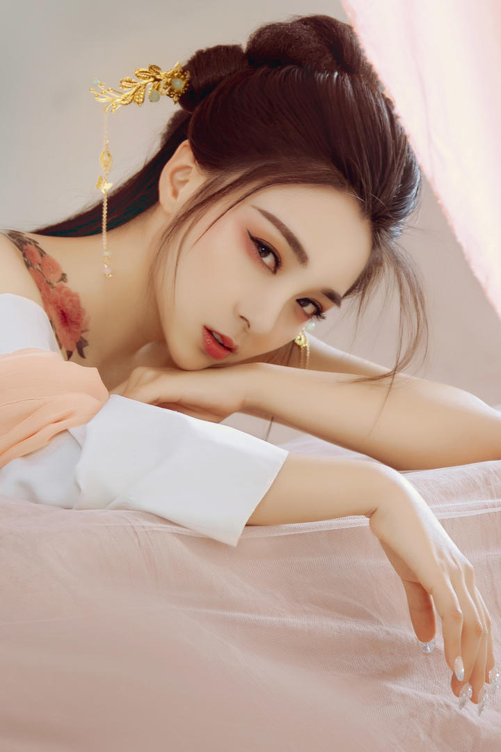 性感妖娆的古装美女倩宝高清人体艺术写真图片