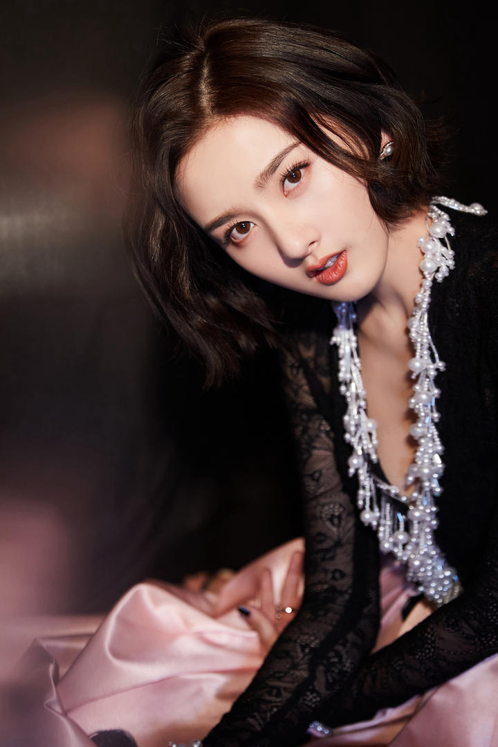 高清养眼美女明星壁纸宋祖儿图片