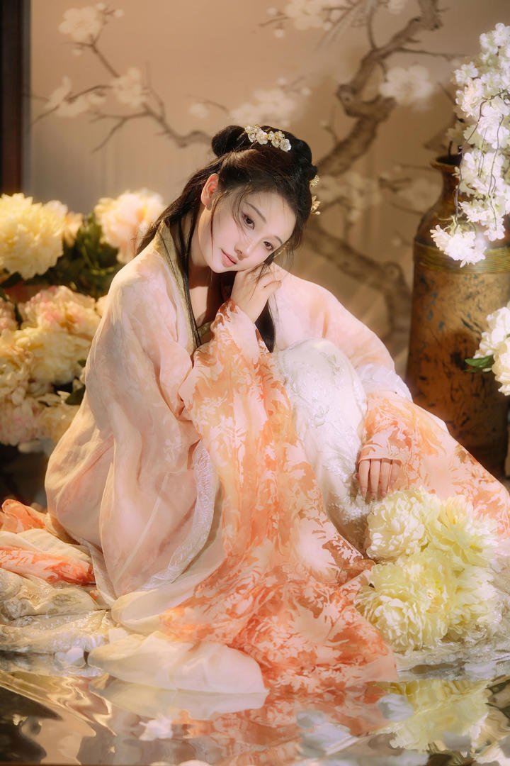 唯美古装女生艺术照