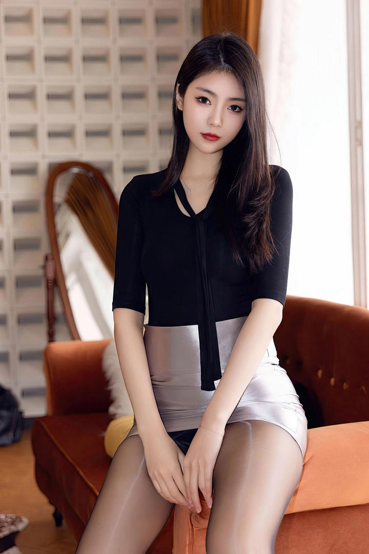 尤果网极品黑丝美腿嫩模可乐精品美女写真套图