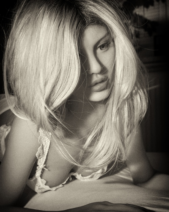 欧美童颜性感美女图片