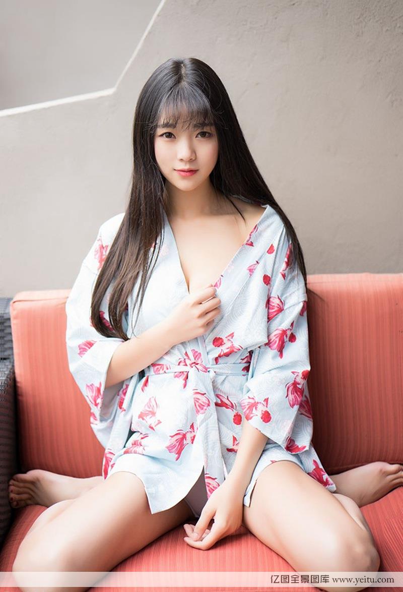 甜美柔弱萌妹子可乐Vicky性感和服写真