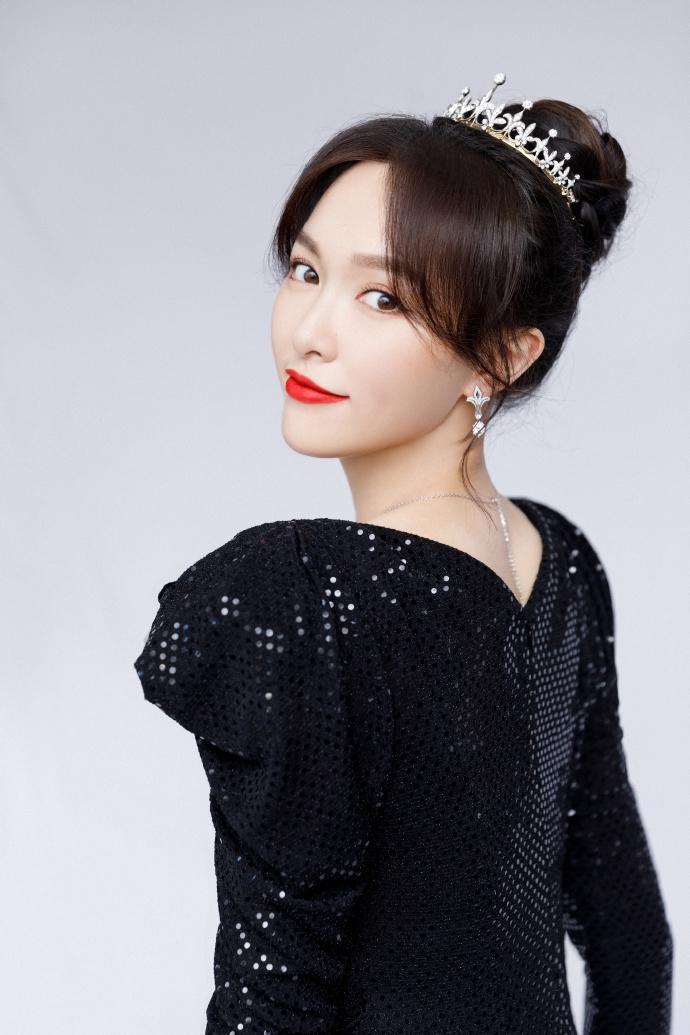 内地性感女神唐嫣图片气质美女明星写真图片