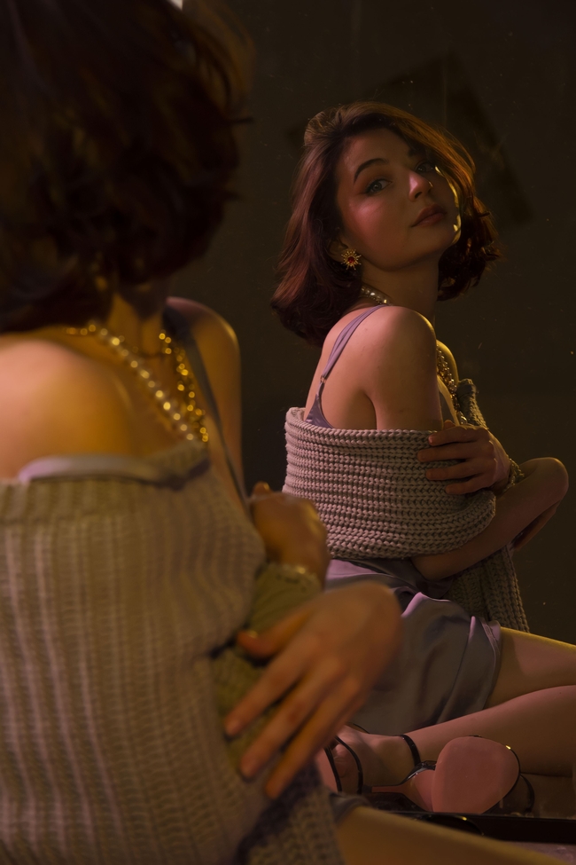 性感诱惑优优人体模特艺术摄影图片