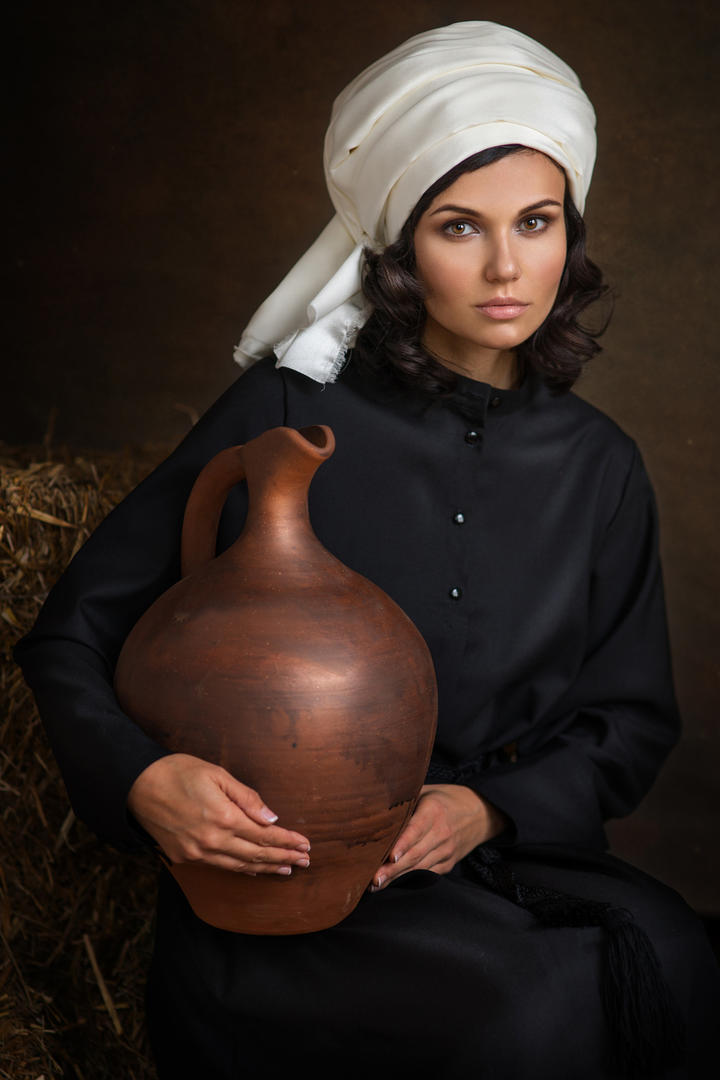 抱着罐子国外美女肖像写真