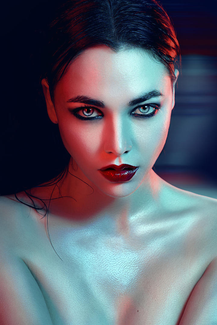 高清欧美浓妆美女艺术写真