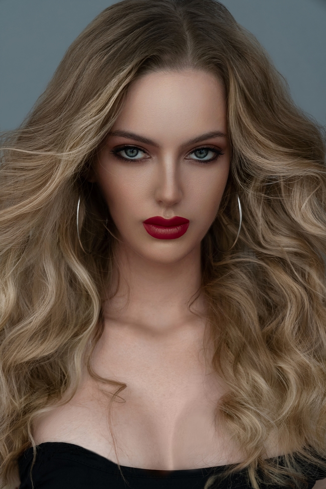 欧美美女高级感卷发发型图片