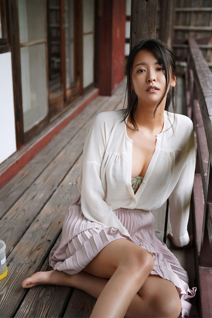 日本成熟美女艺术照