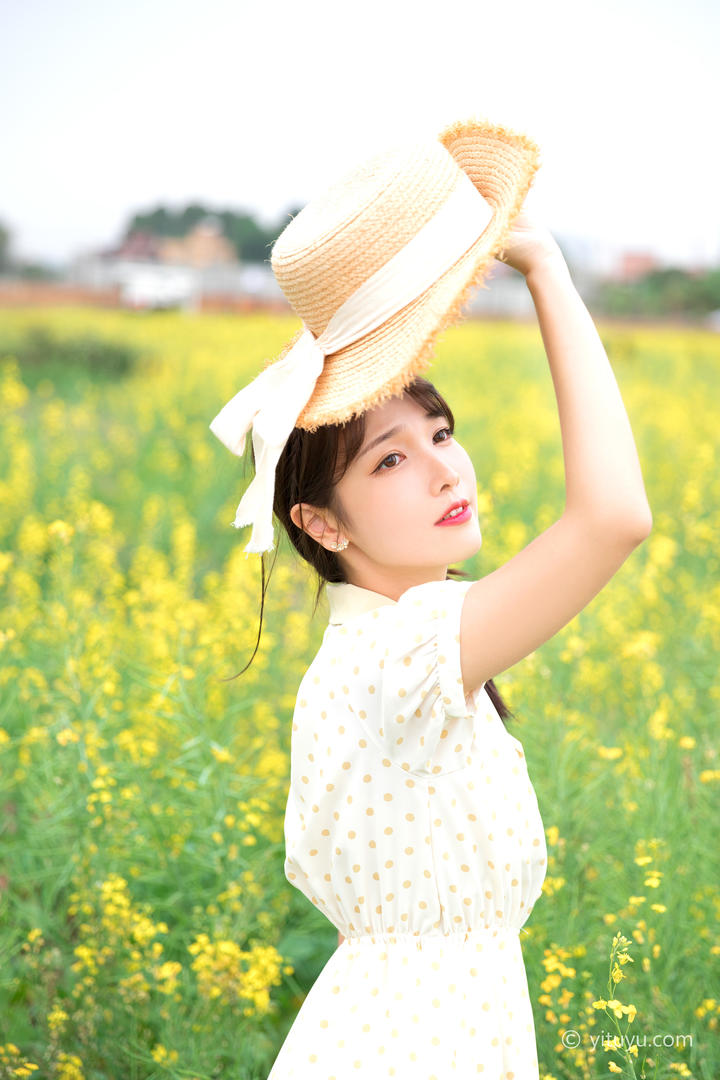 亚洲精品举着草帽小清新美女艺术写真图片高清
