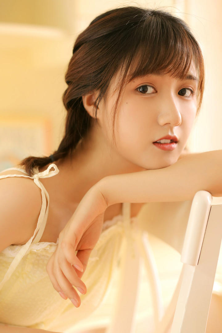 清纯甜美可爱女生图片免费下载