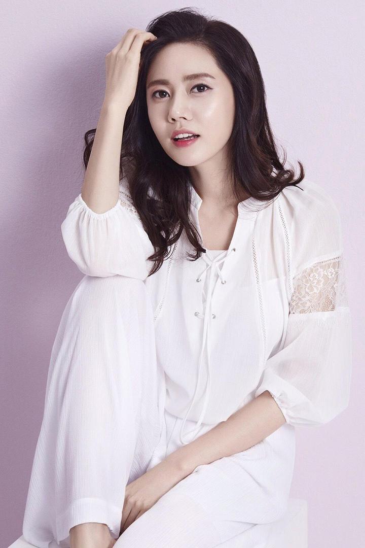 韩国美女明星秋瓷炫艺术写真图片