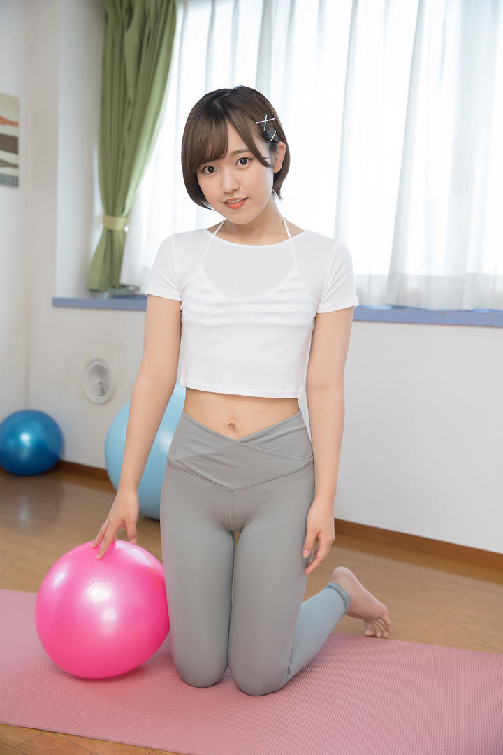 穿紧身裤健身日本女生写真集下载