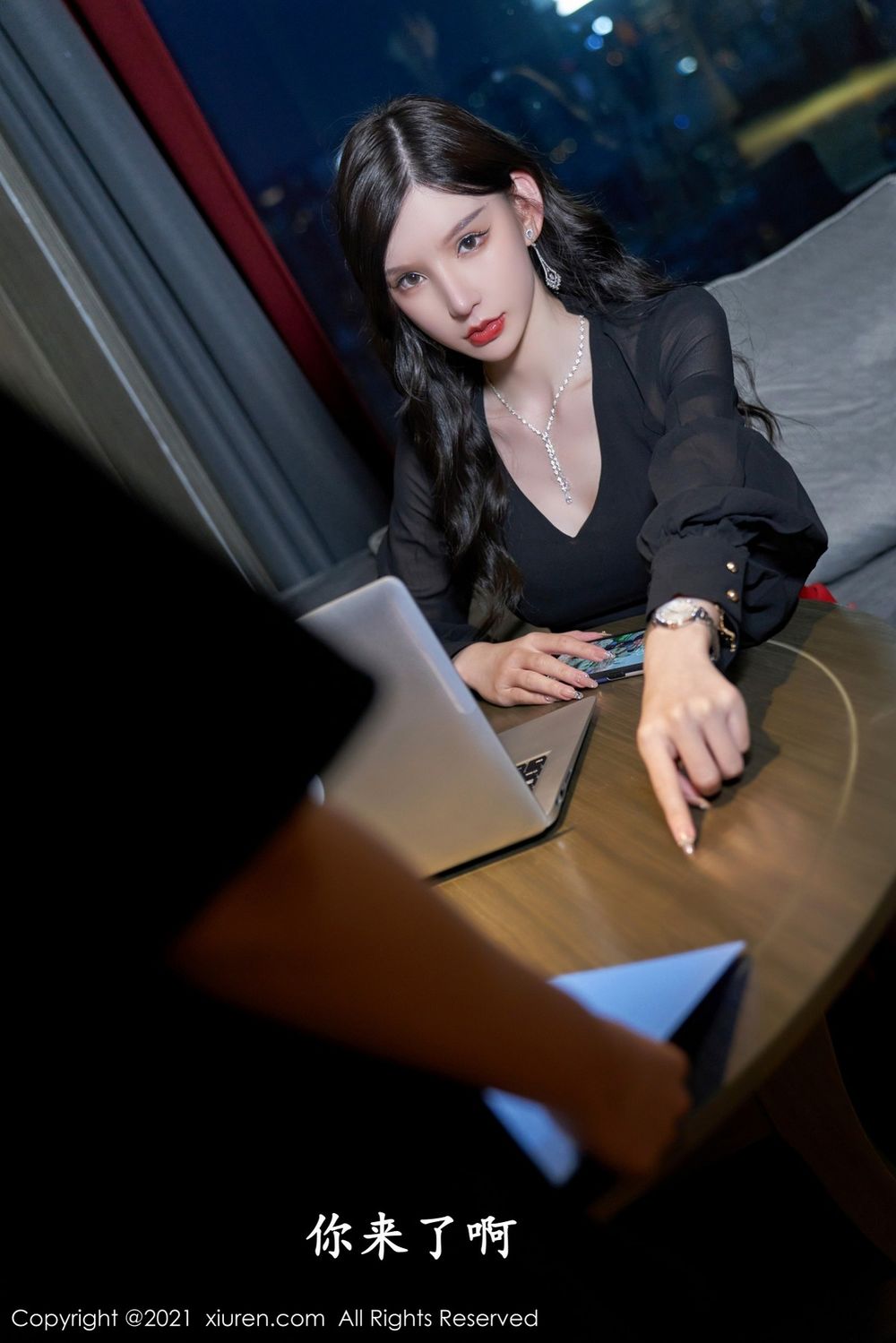 秀人网性感女神周于希Sandy黑丝美腿职场OL霸道BOSS剧情写真