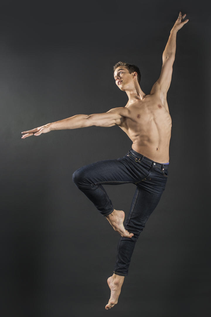 欧美男子舞蹈之美人体艺术写真图片