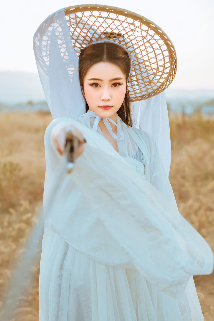 英姿飒爽的女侠客古装美女图片