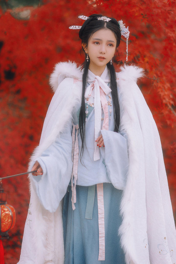 清纯漂亮的汉服古装美女图片