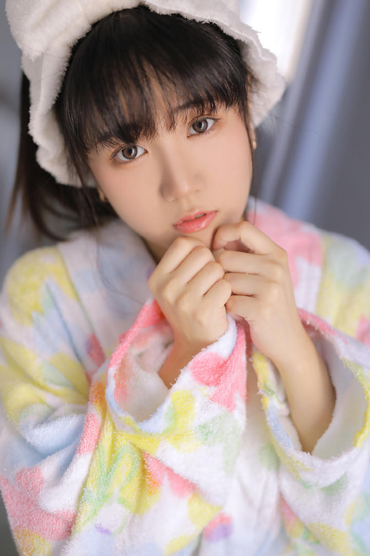 穿着浴袍的女生微信头像图片2021最新款清纯美女图片