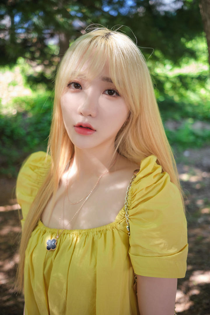 韩国金发美女野外人像摄影图片