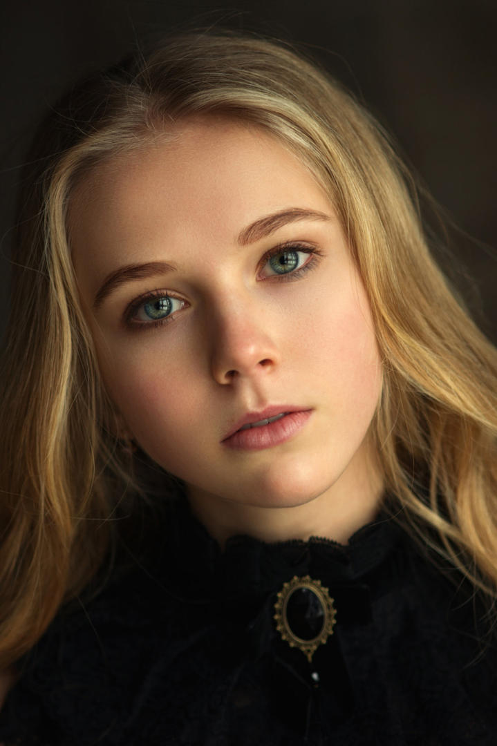 欧美金发美女肖像写真