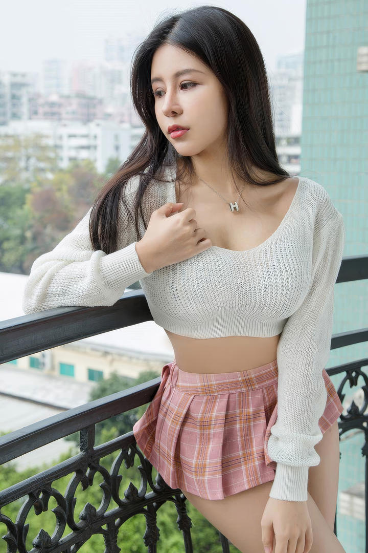 国模吧粉色超短裙美女模特大全