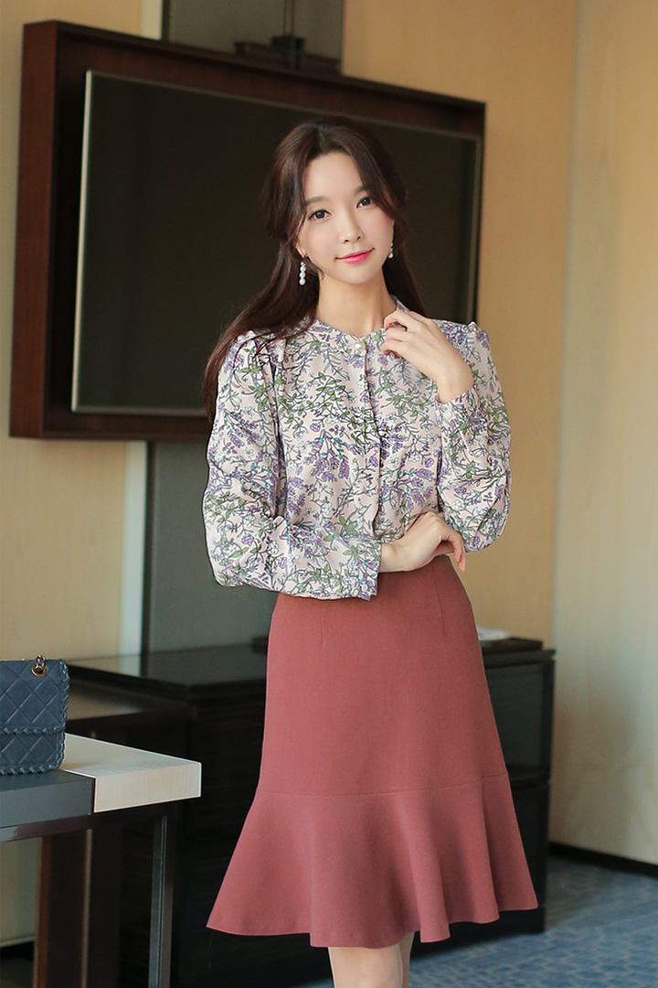 穿着红色短裙的高清韩国美女朴秀妍图片