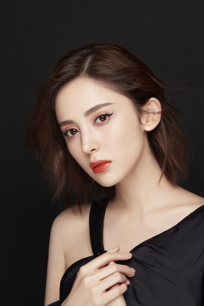 古力娜扎黑色礼服性感气质美女图片