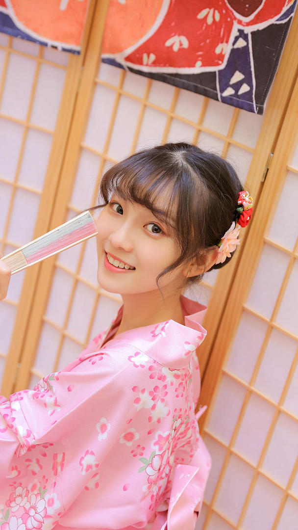 清纯粉色和服日本女生图片