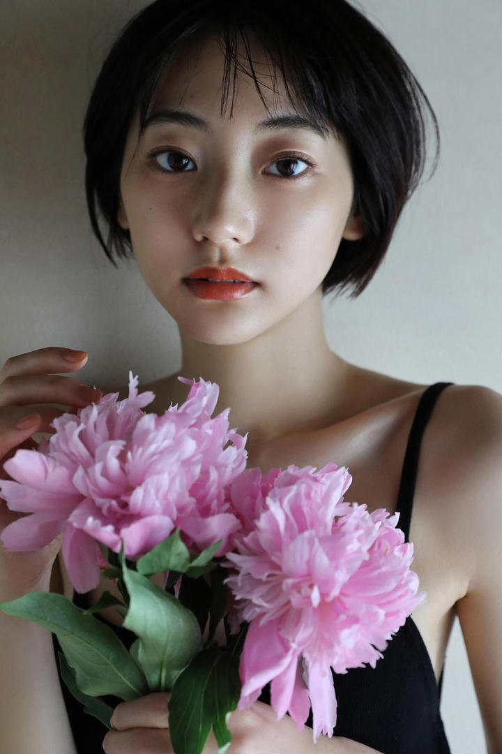 清纯日本美女艺术照写真图片
