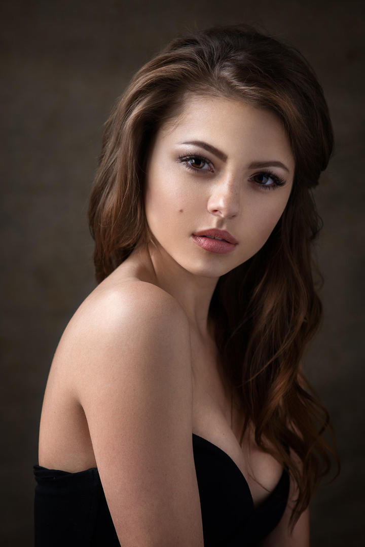 性感的欧美短发美女肖像写真