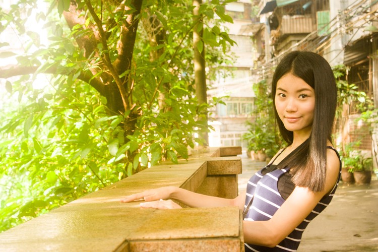 唯美少女清纯户外写真