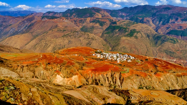 龙脊梯田地势地貌图片