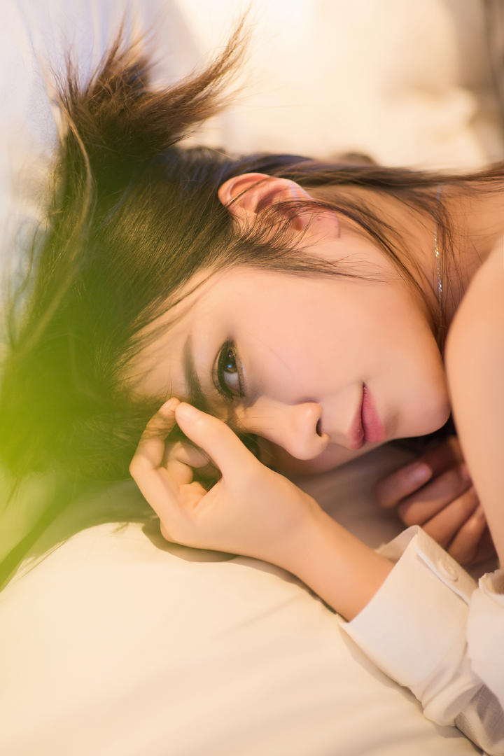 床上的高清极品性感美女特写图片