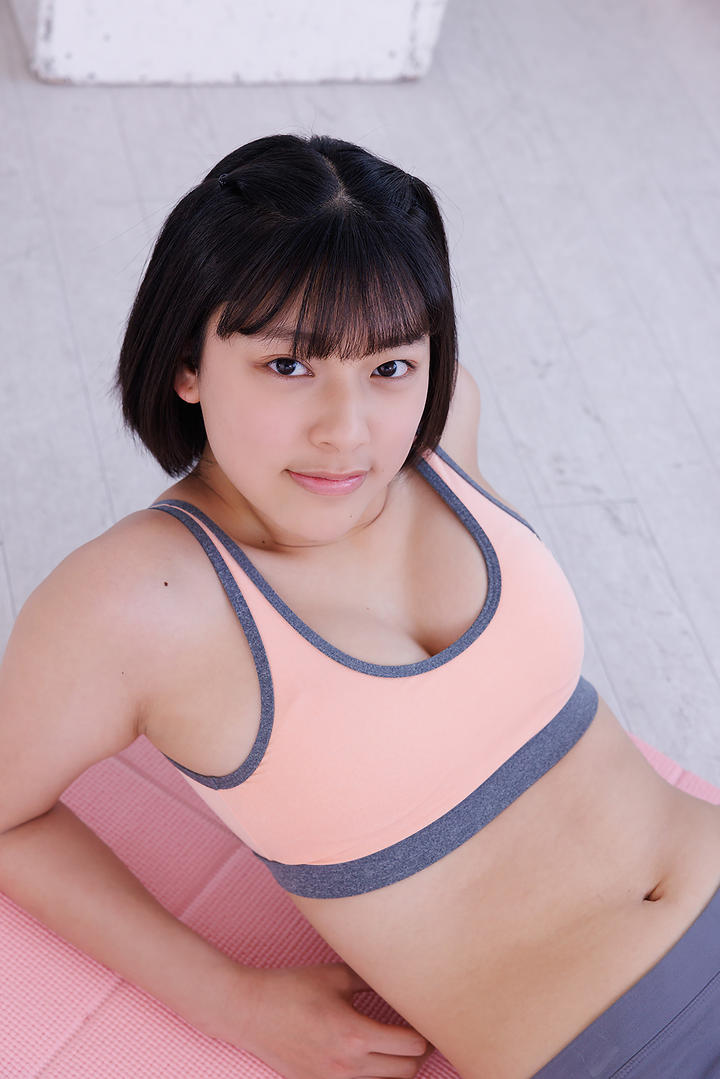 日本粉嫩少女女高中生做瑜伽147艺术写真图片