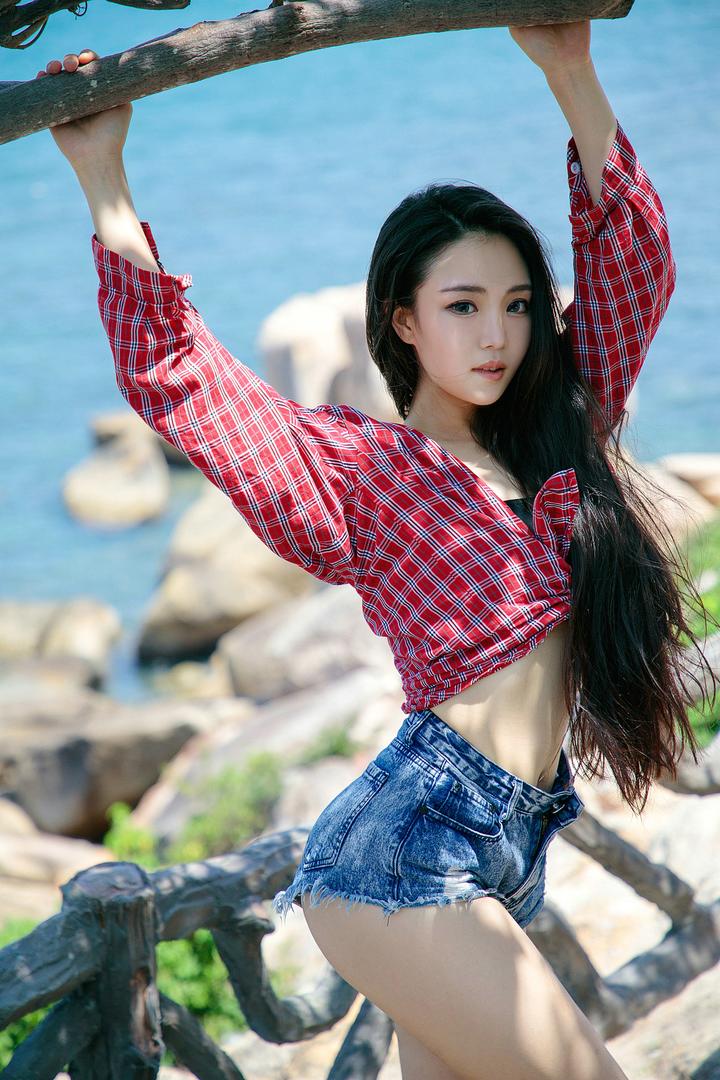 高清海边清纯女生图片