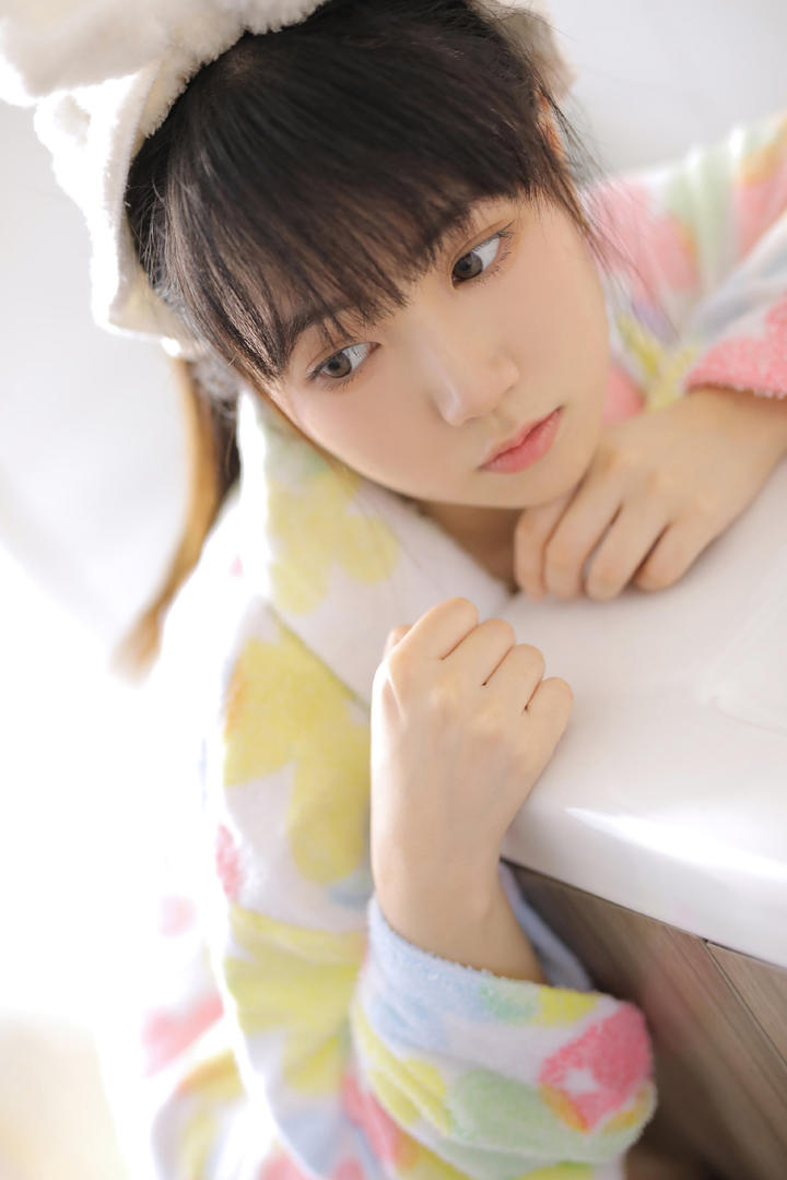 4K高清美女头像清纯美女写真图片