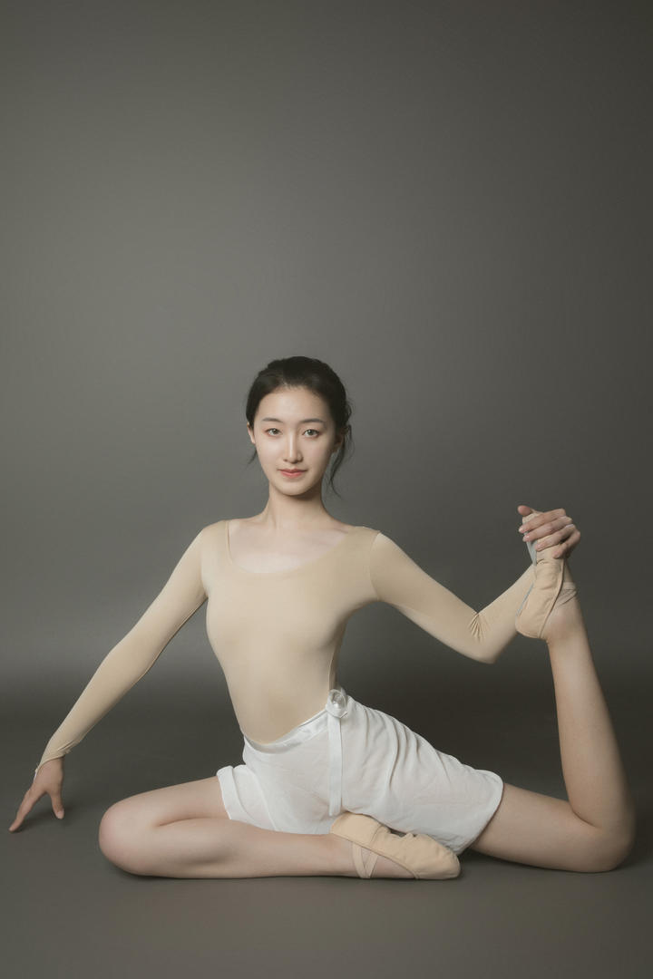 精品国产清纯女生舞蹈人体艺术写真套图免费下载